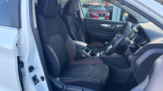 Nissan Qashqai 1.3 DiG-T N-Motion 5dr Petrol Hatchback